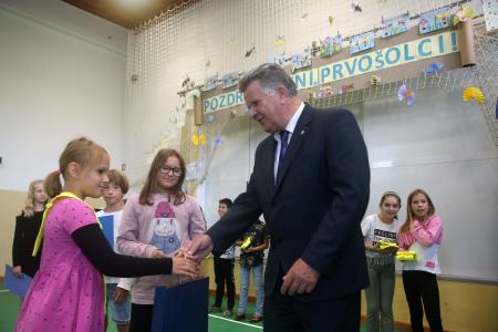 PRVOŠOLČKI BEGUNJE 20 FOTO LJUBO VUKELIČ